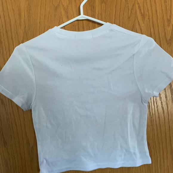 cropped white tee - Picture 3 of 3